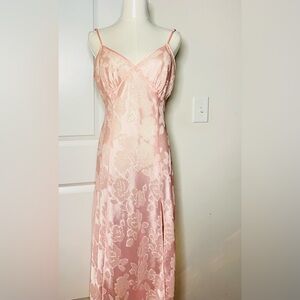 Vintage Victoria’s Secret Elegant Pink Lace Nightgown size Large